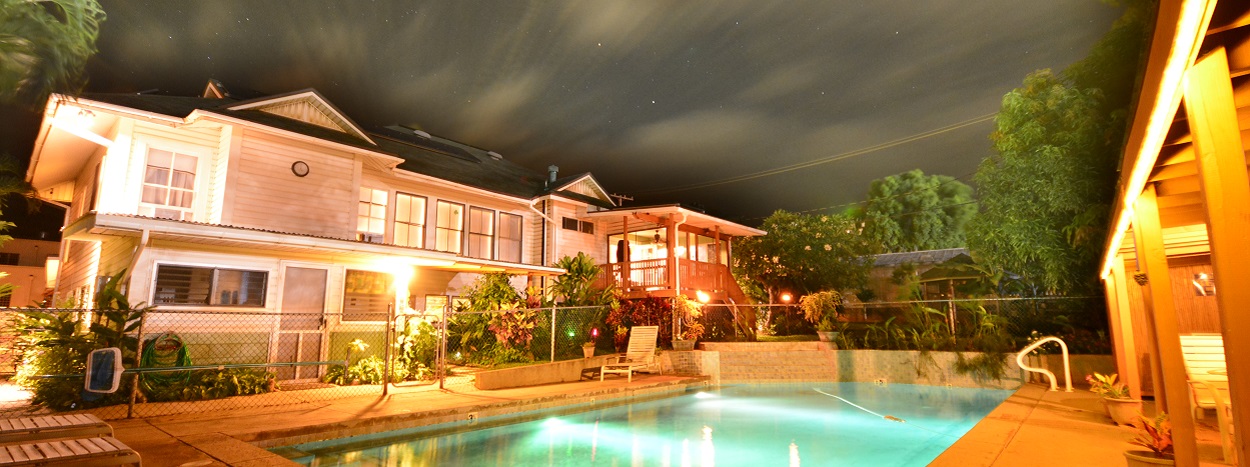 https://www.wailukuhouse.com/wp-content/uploads/2012/09/Pool-at-night-1250-x-467.jpg